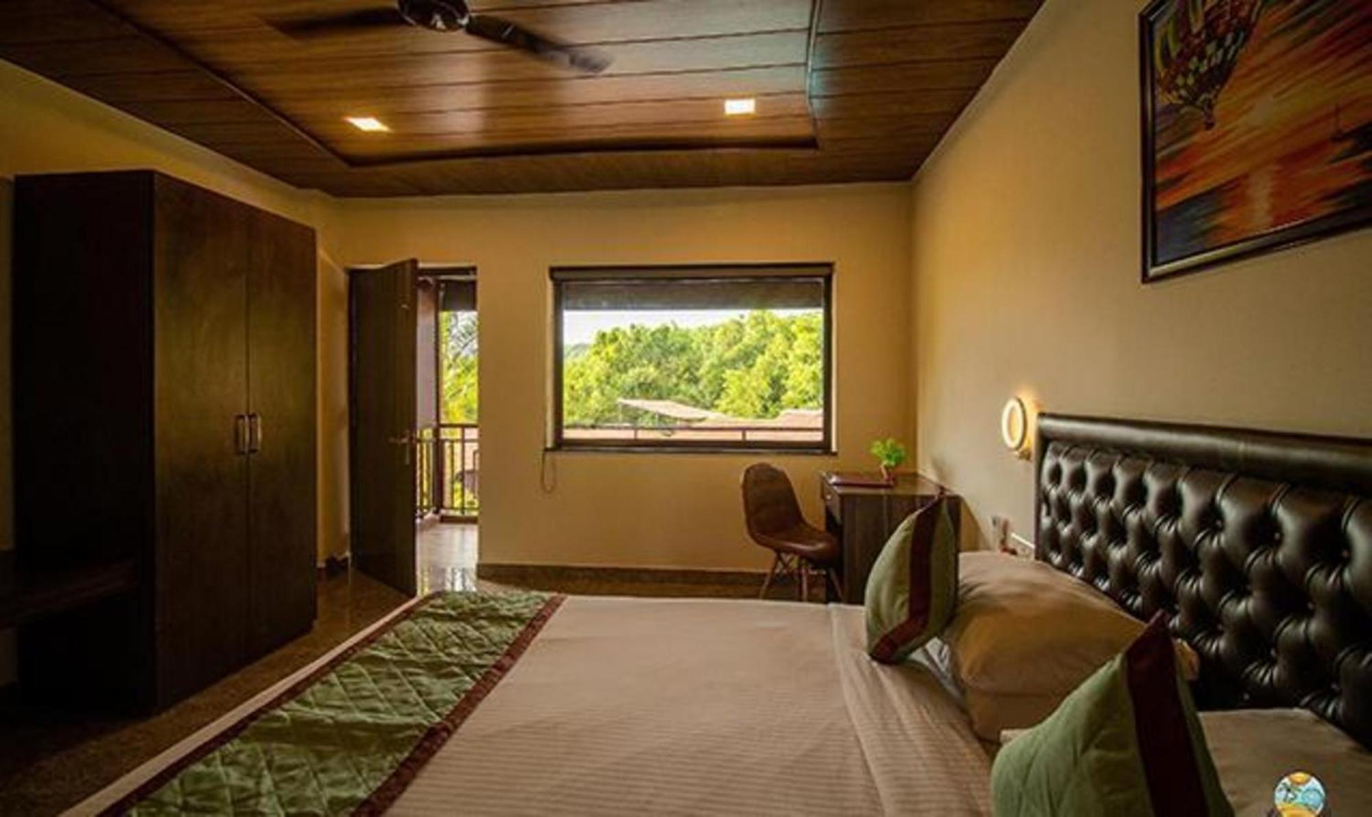 Fabhotel La Gracia Resort Morjim Extérieur photo